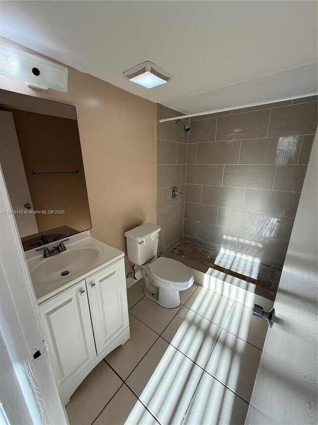 Foto del edificio - 8006 SW 149th Ave