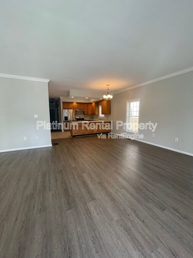 Building Photo - 48 Weyman Ave SW