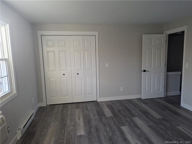 Foto del edificio - 10 Old Farms Ln