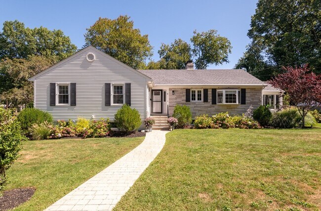 Building Photo - 19 Longbow Rd