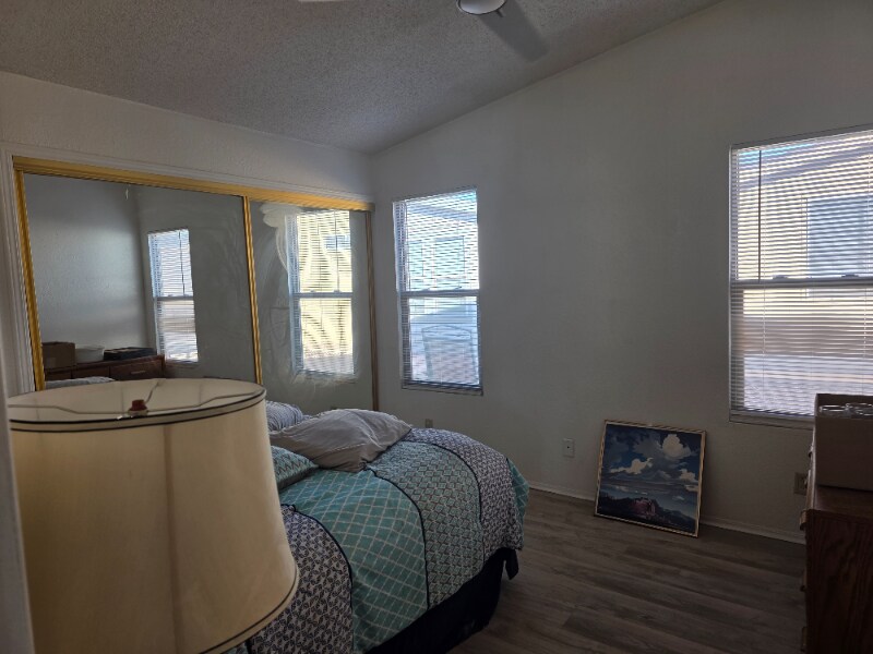 Foto del edificio - 1840 E Torrey Pines Ln