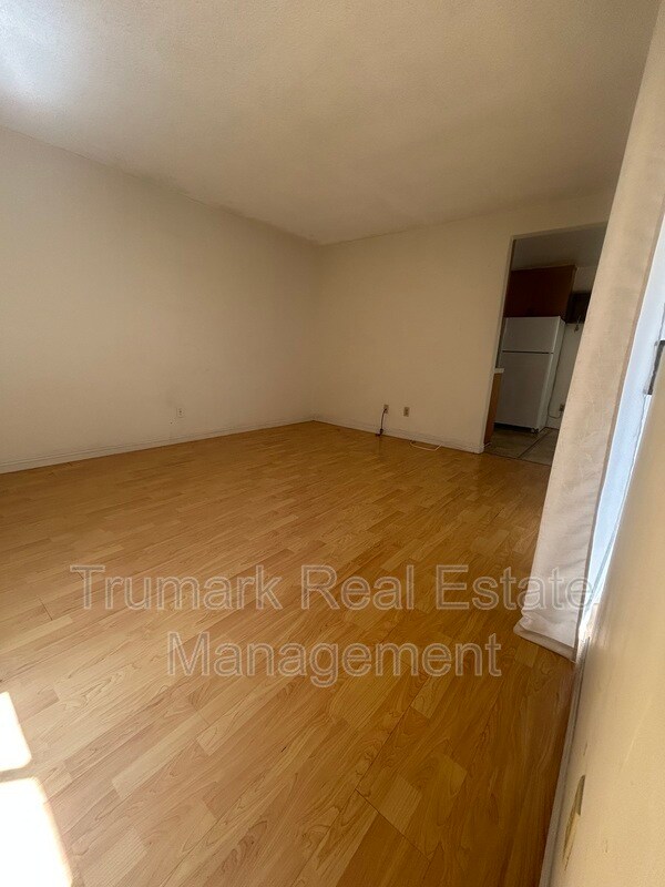 Foto del edificio - 4401 Clayton Ave W