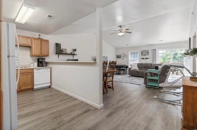 Foto del edificio - Duplex close to post