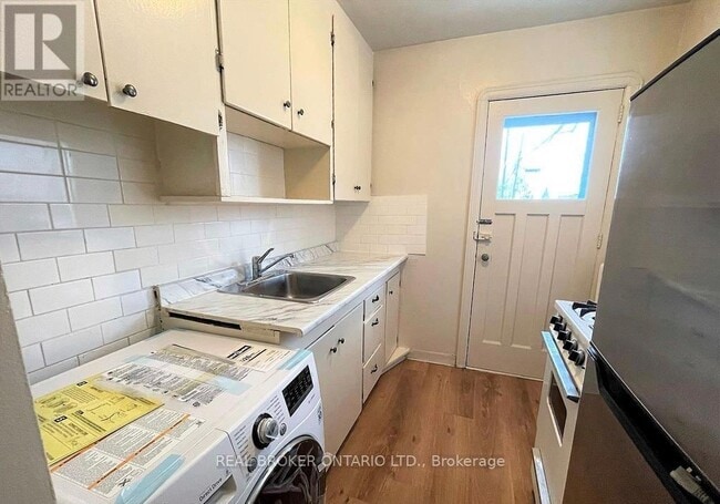 Building Photo - 204 O'Connor Dr