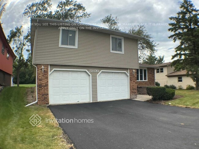 Building Photo - 22830 Lakeshore Dr