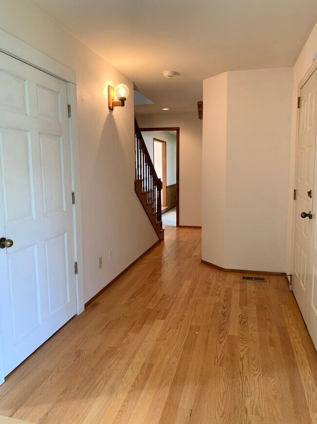 Foto del edificio - Oceanview 3BR 2.5BA | HUGE GARAGE | Washer & Dryer  | Dogs OK! >>> AVAILABLE NOW!