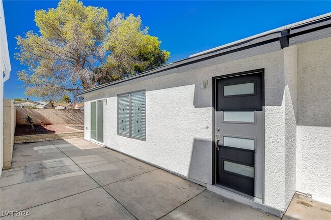 Building Photo - 4683 Calderwood St