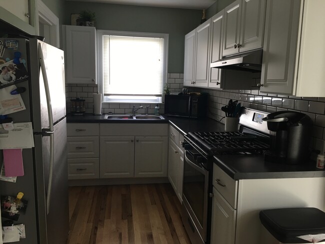 Kitchen - 1211 W Rusholme St