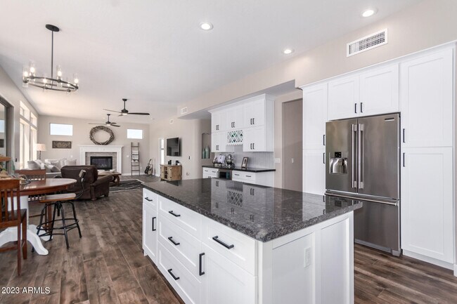 Building Photo - 7635 E Sandia Cir