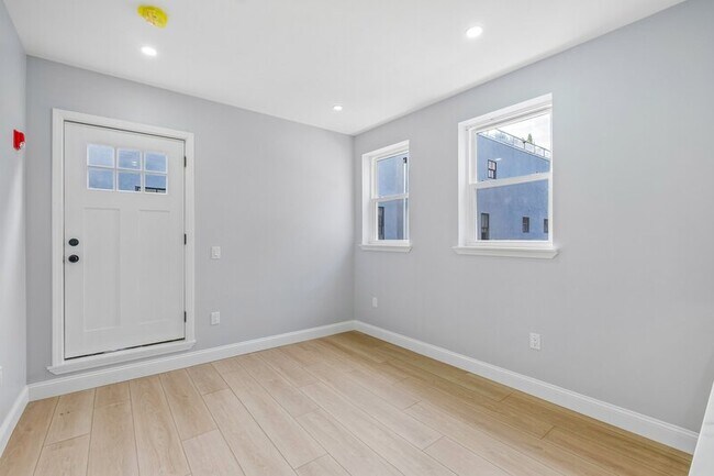 Building Photo - 617 S 8th St