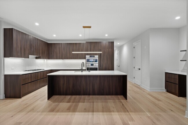 Foto del edificio - 232 S Green St