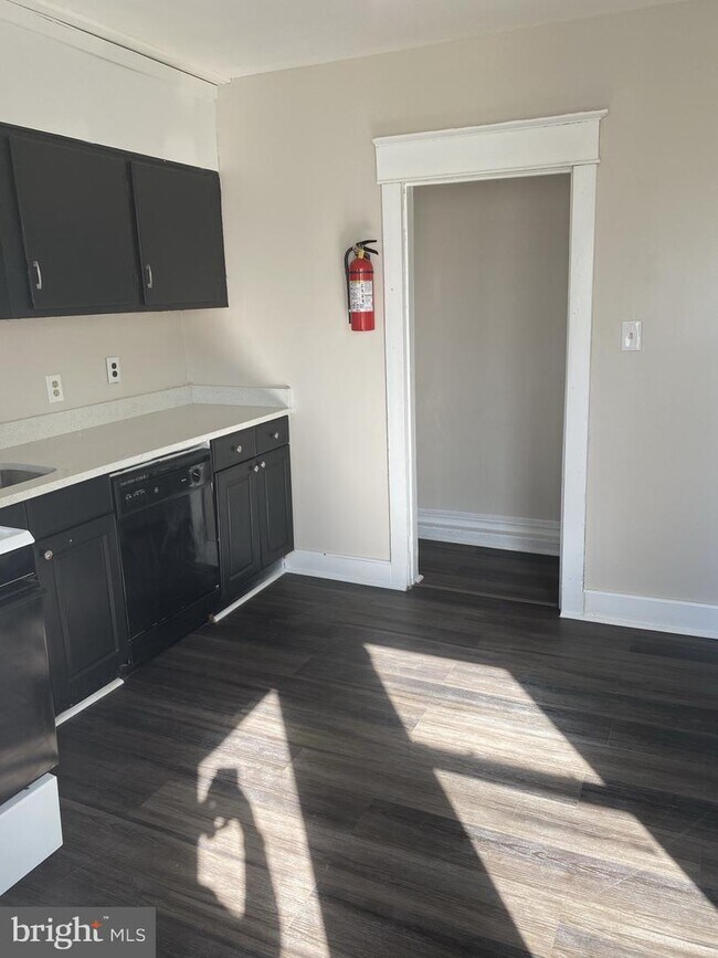 Foto del edificio - 360 Elm Ave