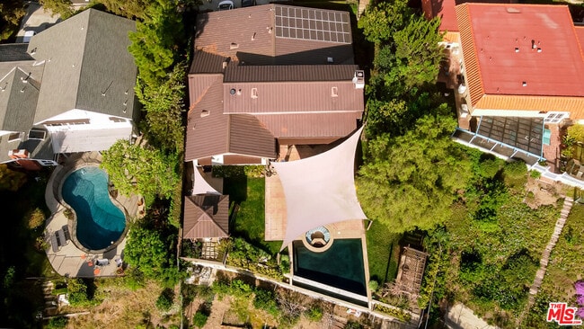 Foto del edificio - 2473 La Condesa Dr