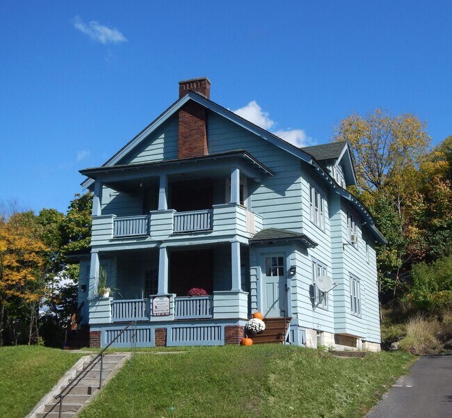 Building Photo - 569 Westmoreland Ave