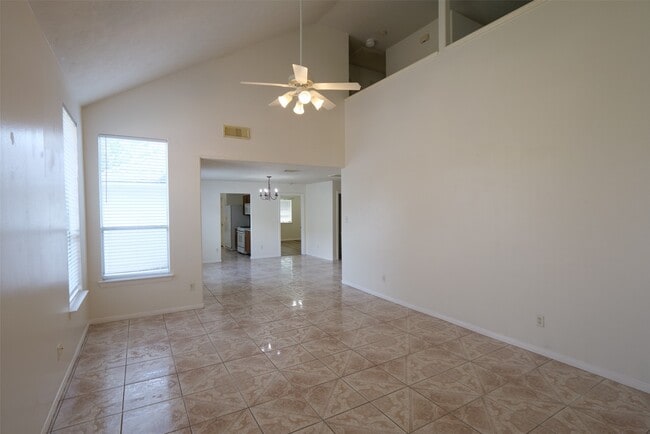 Building Photo - 5510 Bear Cave Ln