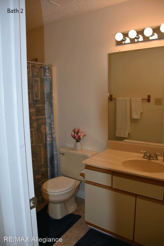 Building Photo - 2 br, 2 bath House - 5233 THATCHER WAY