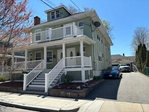 Building Photo - 253 Brown St