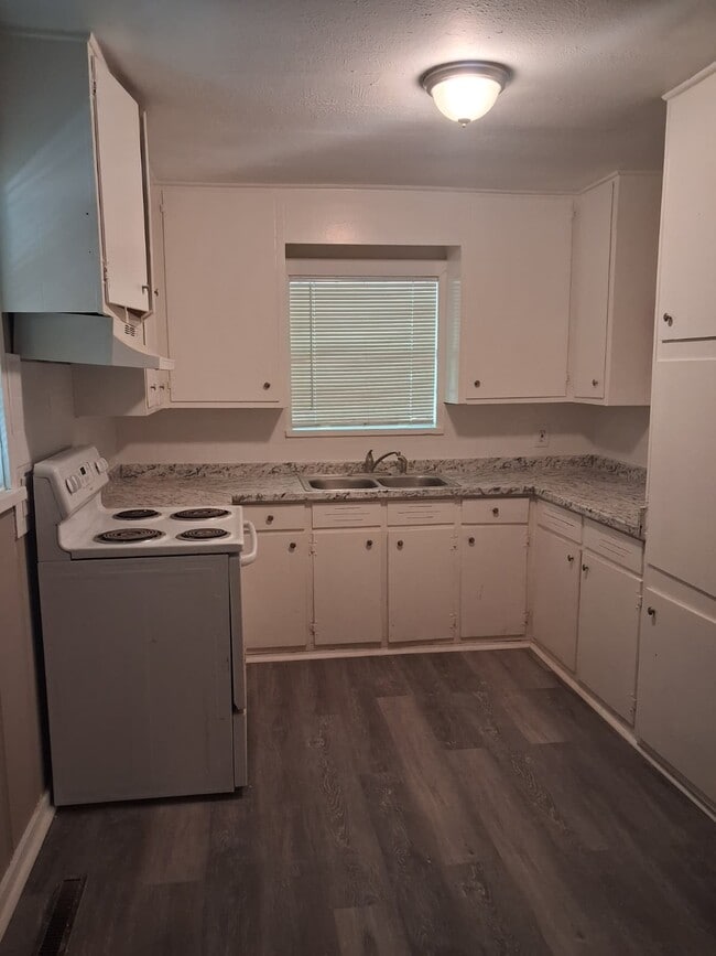 Photo - 3016 Charleston Dr House