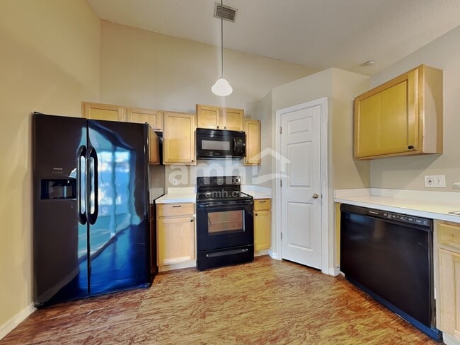 Building Photo - 5920 Rotella Dr