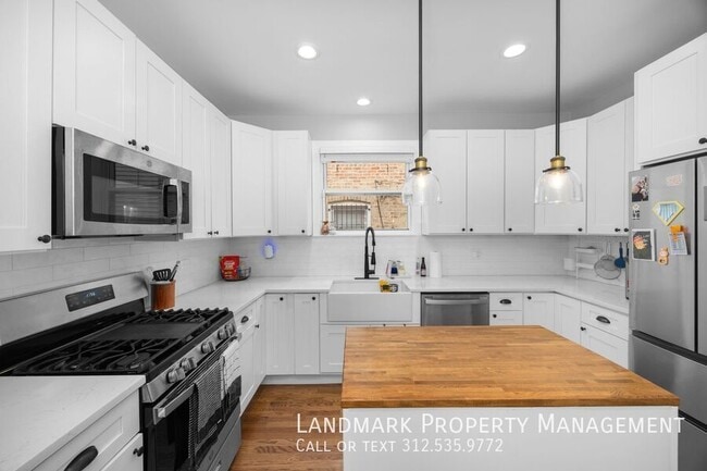 Building Photo - 4836 N Albany Ave