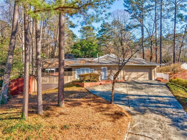 Building Photo - 1392 E Bank Dr