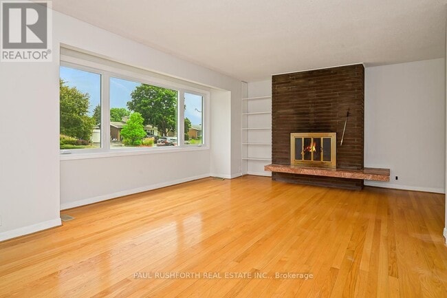 Building Photo - 16 Solva Dr
