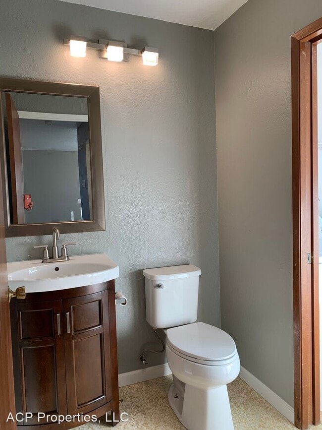 Building Photo - 2 br, 1.5 bath House - 2902 Nevada St.  - ...