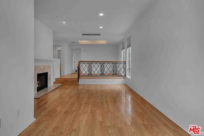 Building Photo - 1655 Selby Ave