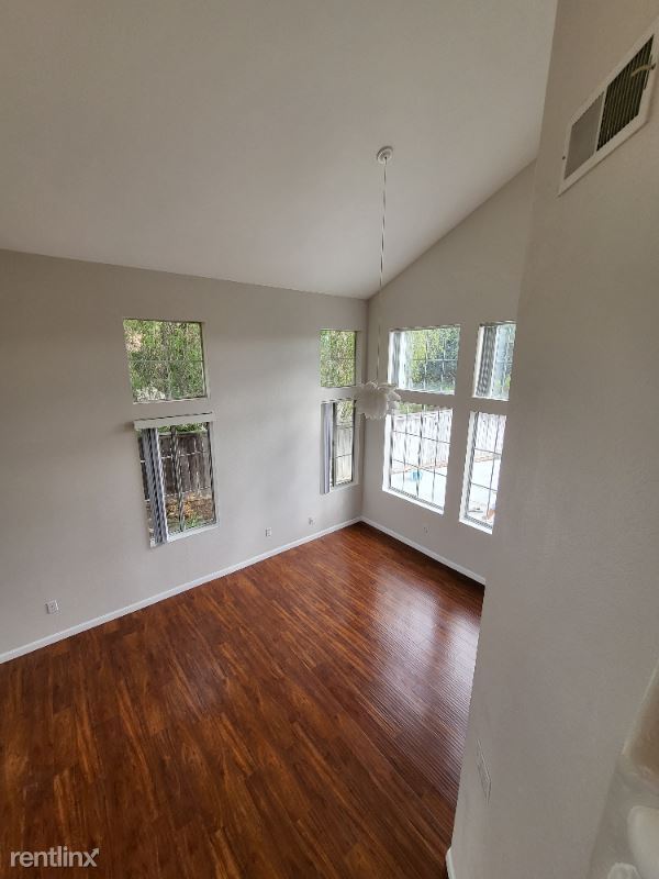 Foto del edificio - 4 br, 2.5 bath House - 12160 Dormouse Rd