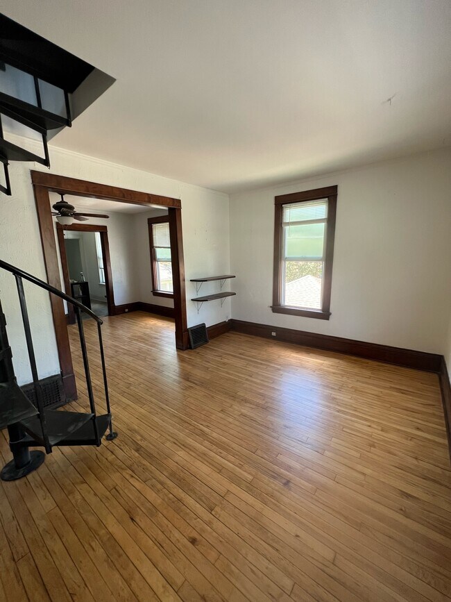 Foto del edificio - 1815 E 35th St