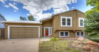 Building Photo - 7673 Safari Cir
