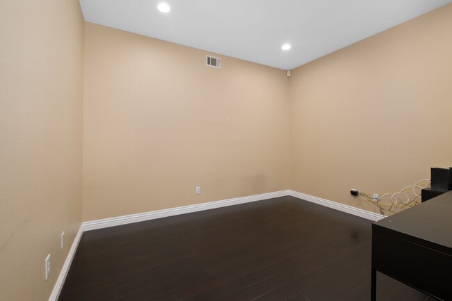 Foto del edificio - Gorgeous 3 Bedroom | 2.5 Bath