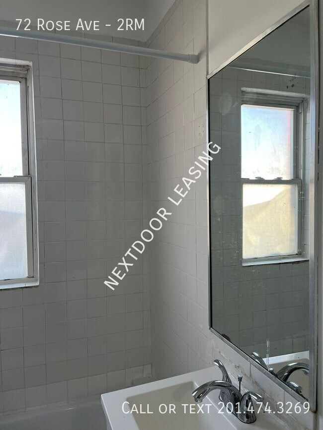 Building Photo - 72 Rose Ave