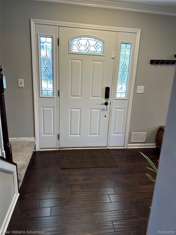 Foto del edificio - 2057 Holly Berry Ln