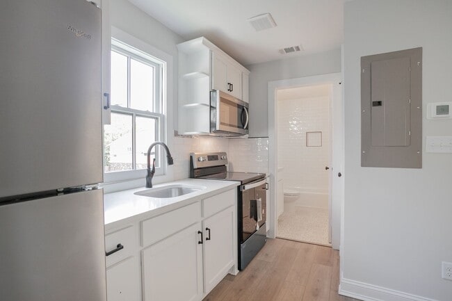 Building Photo - Downtown Savannah Carriage House New Construction