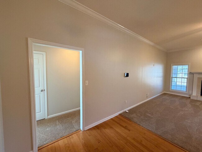 Foto del edificio - 4bd/2ba located in the Highlands Subdivision right off of Bemiss.