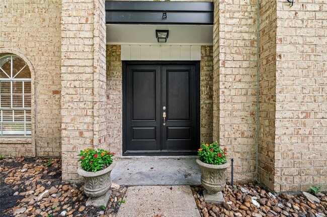 Building Photo - 2019 Thousand Pines Dr