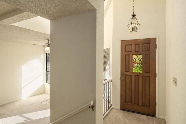 Foto del edificio - 2890 E Huntington Blvd