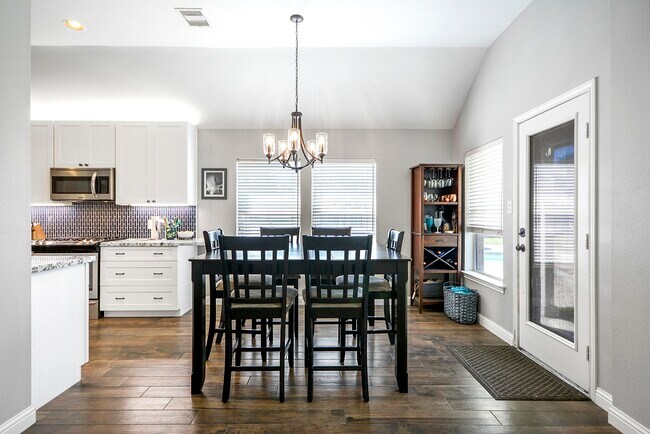Building Photo - 28139 Canyon Wren Dr