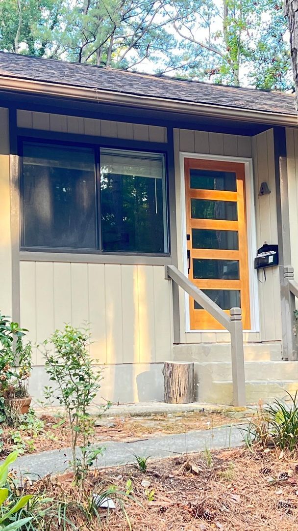 Building Photo - 2 bed 1 bath Carrboro duplex Newly renovated