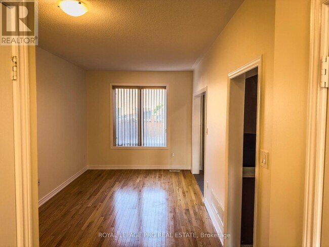 Building Photo - 144 Sussexvale Dr