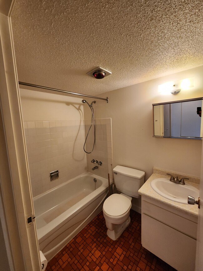 Photo du bâtiment - 1986 Glenidle Rd