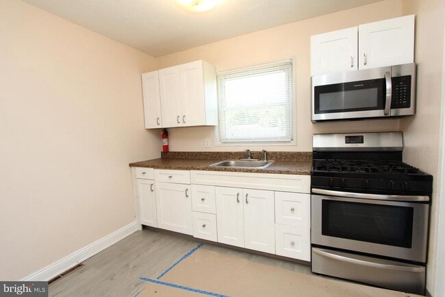 Foto del edificio - 5623 Mitchell Rd
