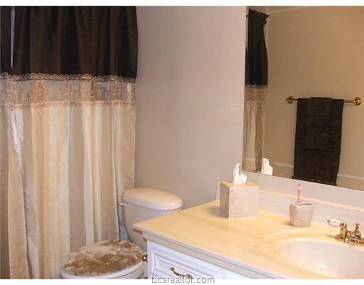 Building Photo - 1600 Austin Ave