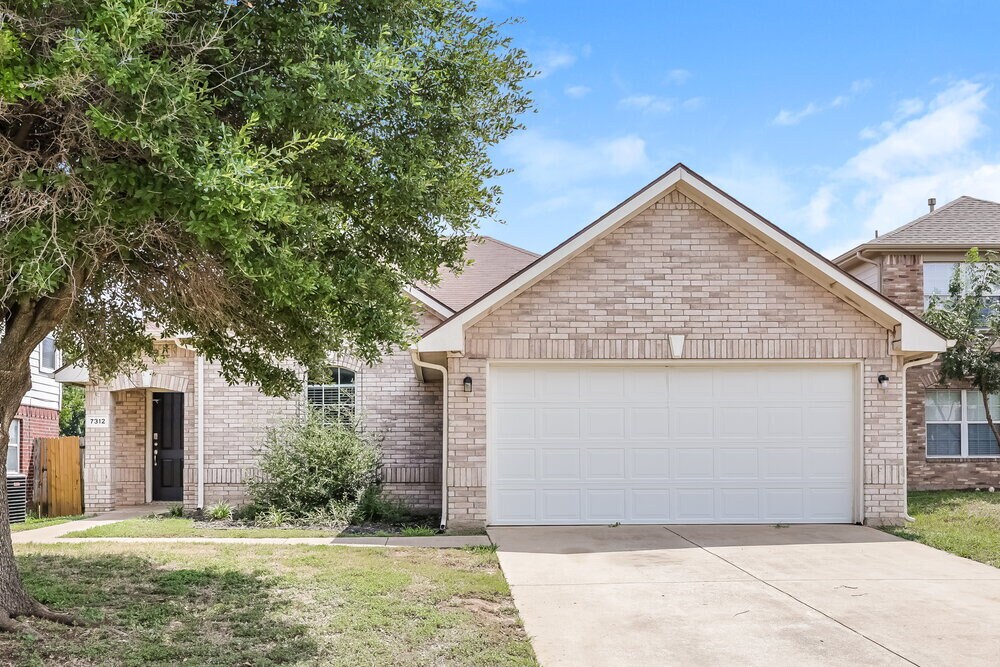 Primary Photo - 7312 Moon Ridge Ct