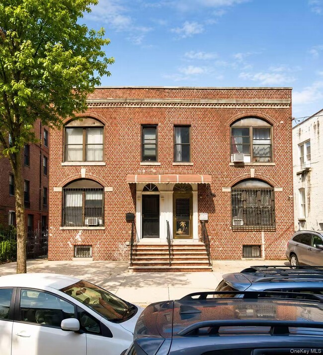 Building Photo - 132-57 Maple Ave