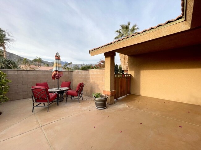 Building Photo - 3 Bedroom 2 Bathroom Plus Casita in La Qui...