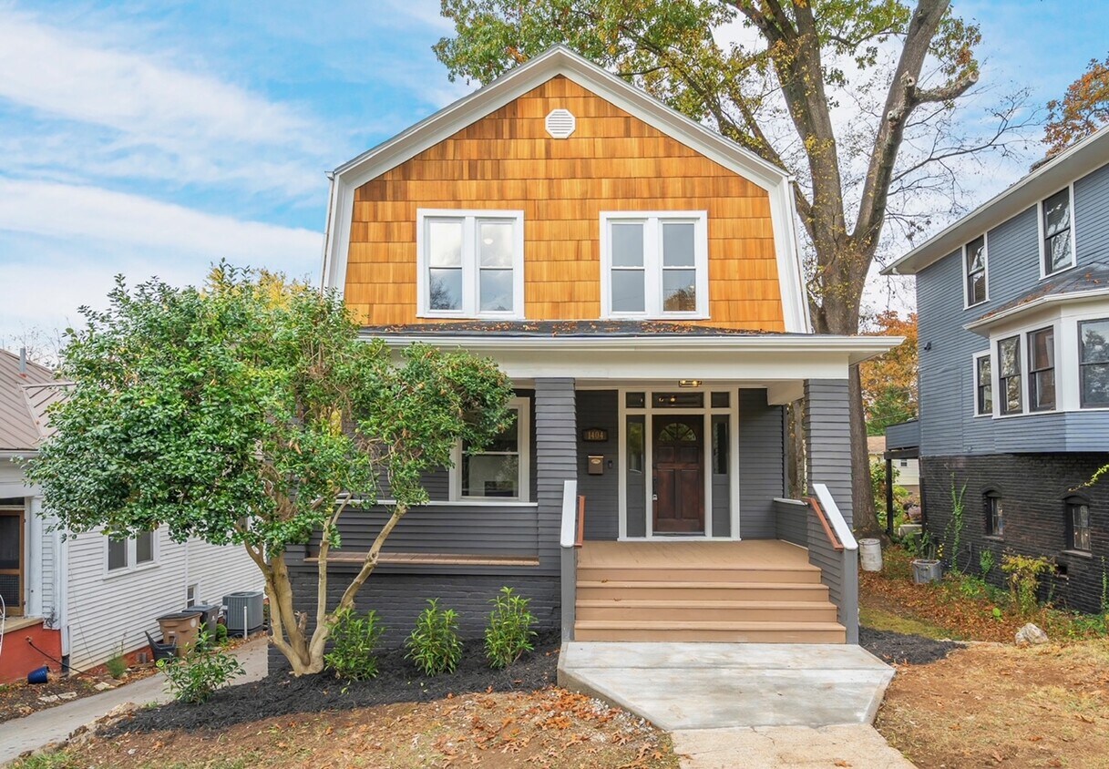 Primary Photo - 1404 Kenyon St