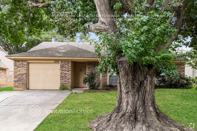 Building Photo - 3809 Wooddale Ct