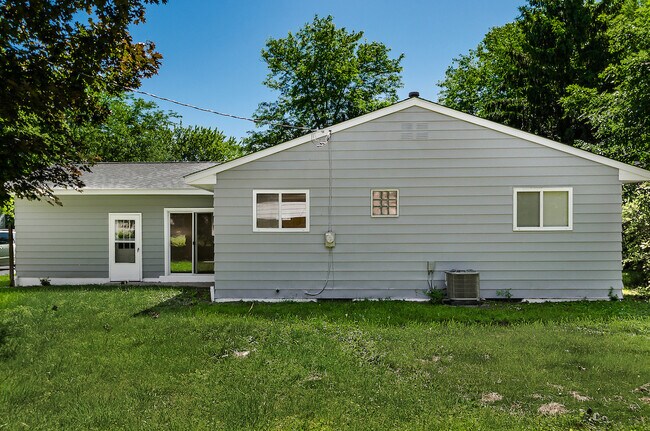 Building Photo - 6015 Endicott Rd